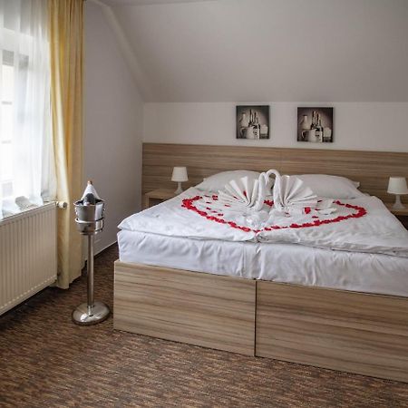 Pension Coloseum Hotel Prŭhonice Kültér fotó