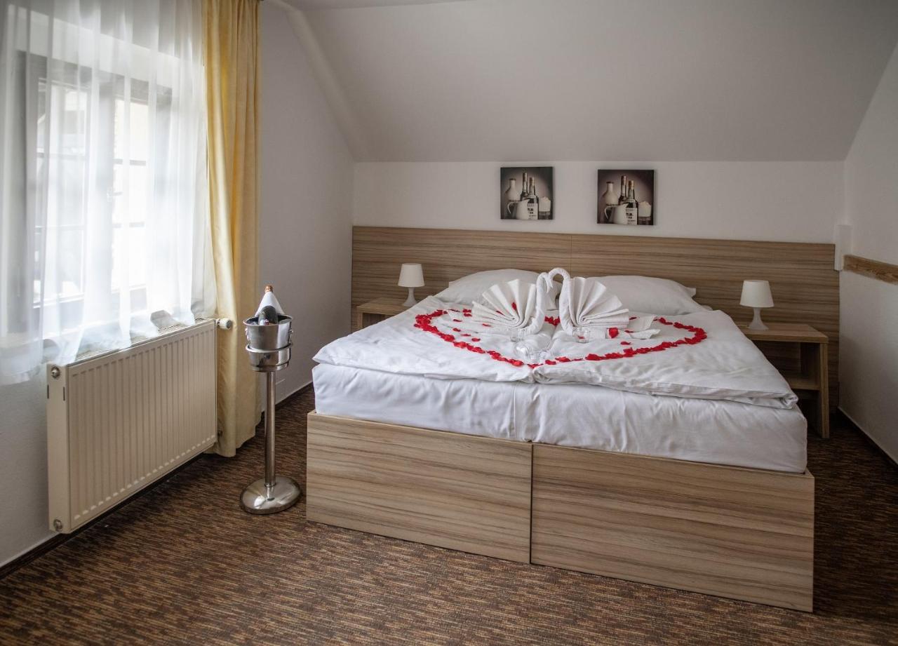 Pension Coloseum Hotel Prŭhonice Kültér fotó